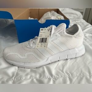 NWT Men’s Adidas Swift Run X
